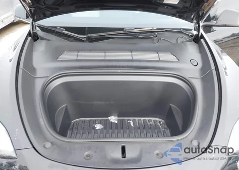 2023 Tesla Model Y Awd/Long Range Dual Motor All-Wheel Drive z USA, uszkodzony, nr VIN 7SAYGDEE1PF612345